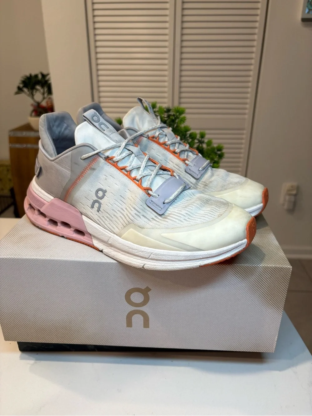 On Cloud CloudNova pink grey women’s size 9 running shoes